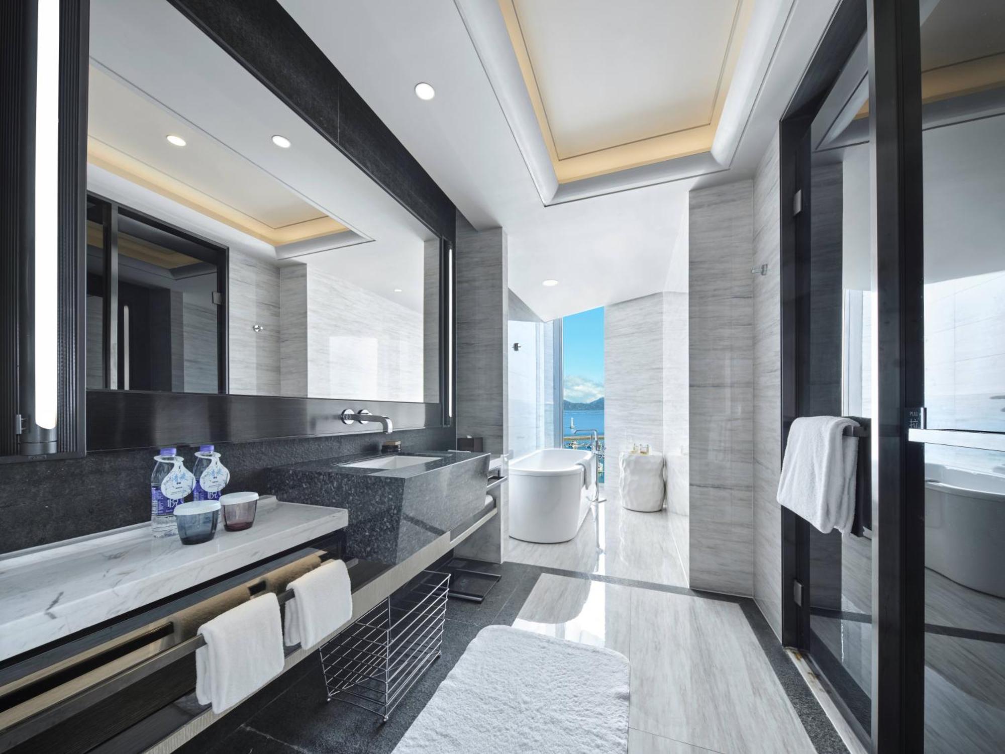 Hilton Shenzhen Shekou Nanhai Екстериор снимка