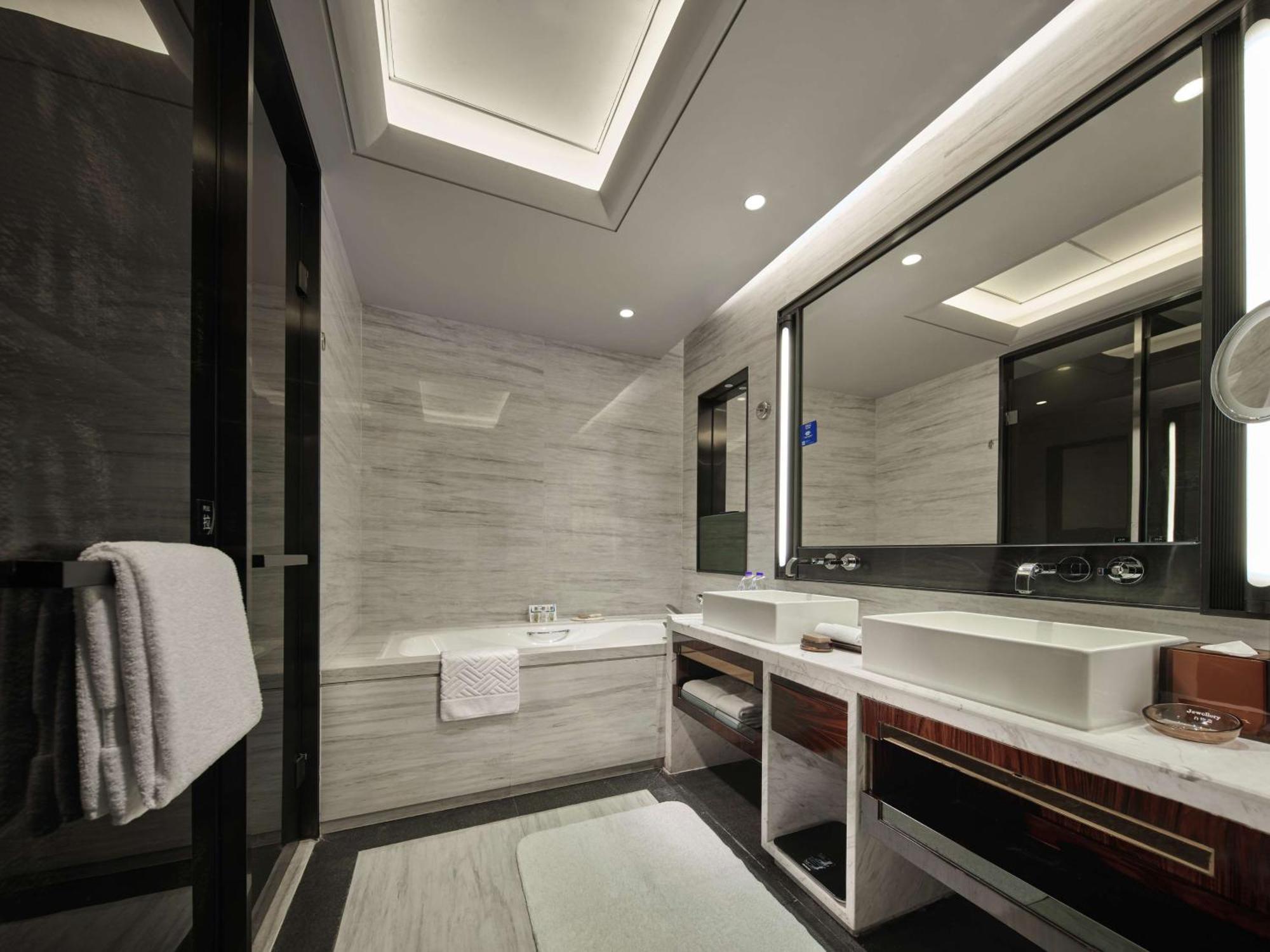 Hilton Shenzhen Shekou Nanhai Екстериор снимка
